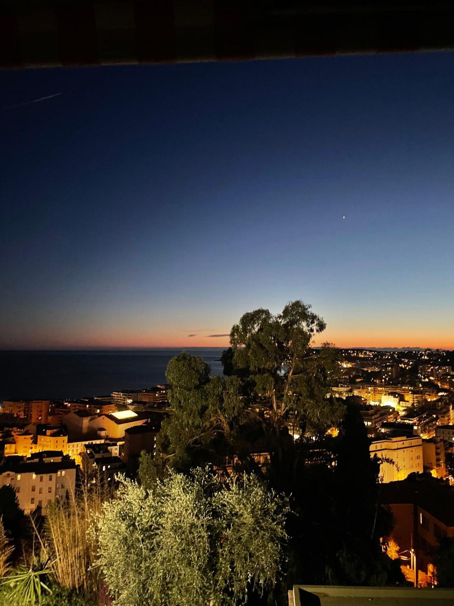 2 Pieces, Vue Panoramique Menton